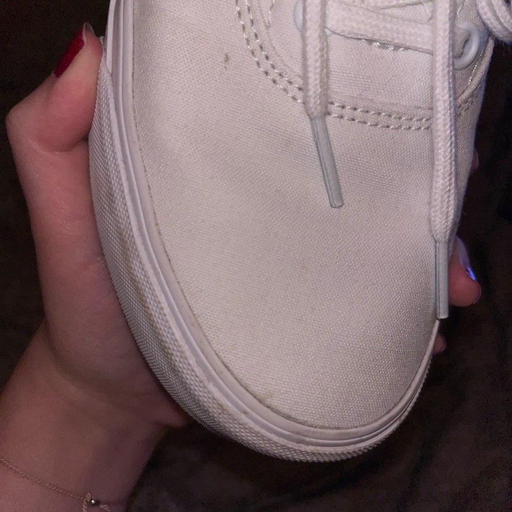 Vans - Picture 5 of 7